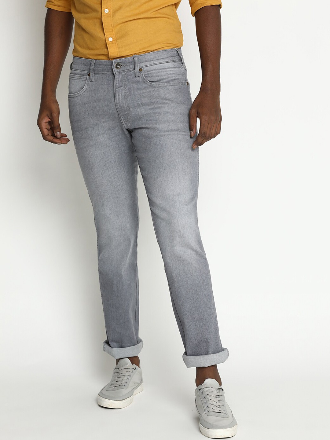

Wrangler Men Grey Light Fade Jeans