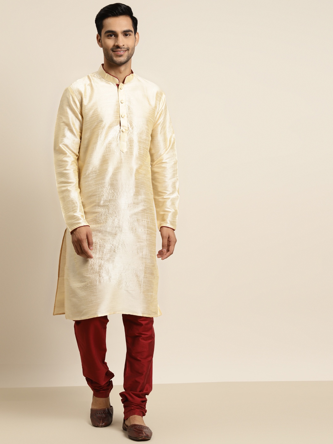 

SOJANYA Men Golden Kurta, Gold