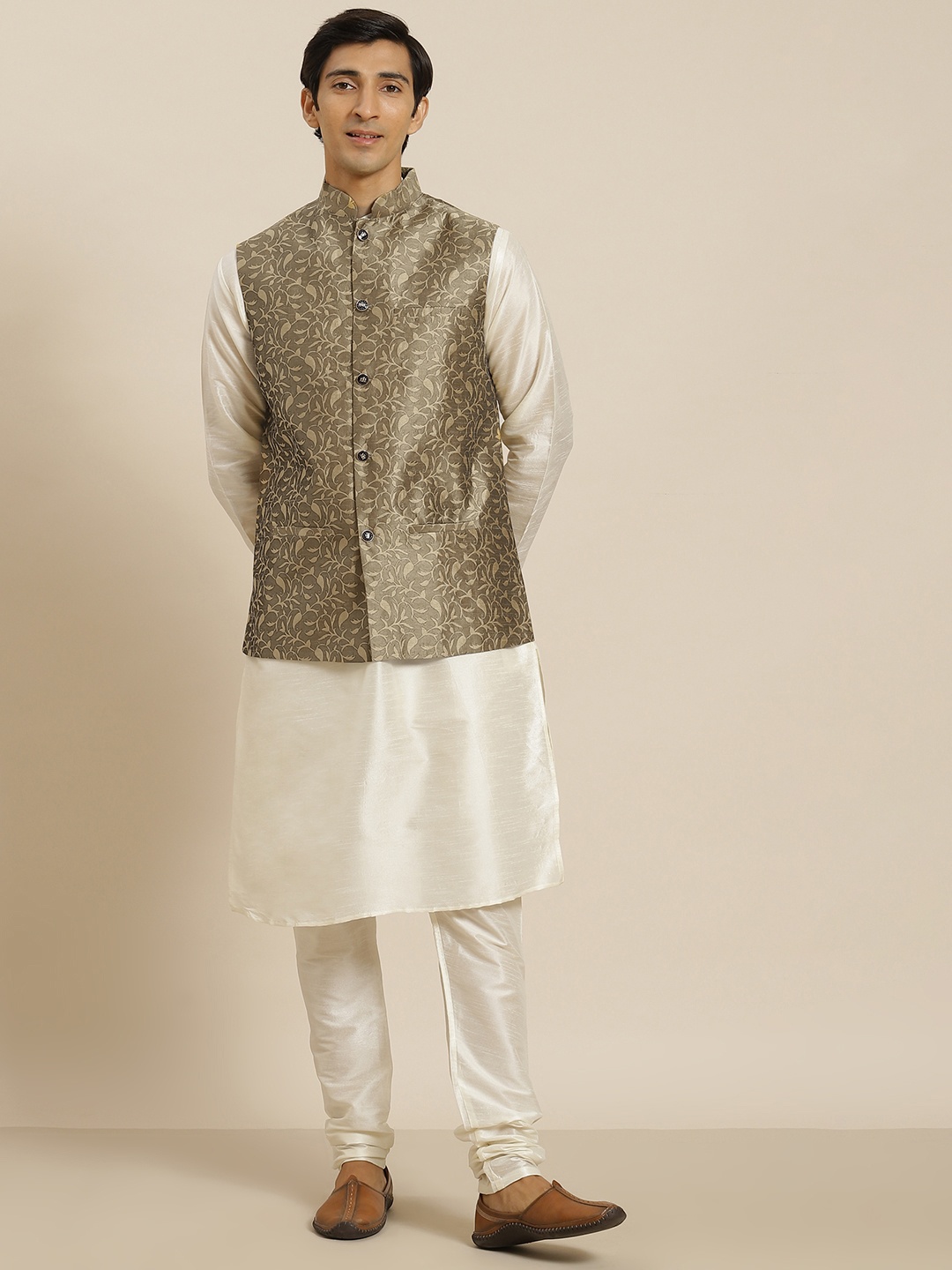 

SOJANYA Men Off-White & Taupe Kurta with Churidar & Nehru Jacket