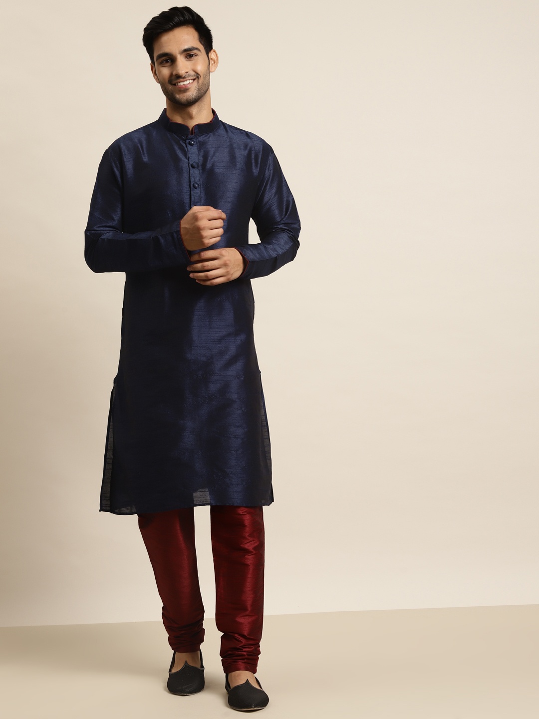 

SOJANYA Men Navy Blue & Maroon Solid Regular Kurta with Churidar