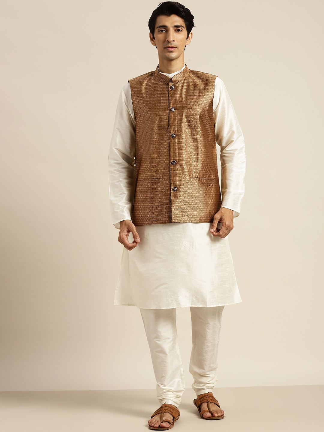 

SOJANYA Men Off White Solid Kurta with Churidar & Nehru Jacket