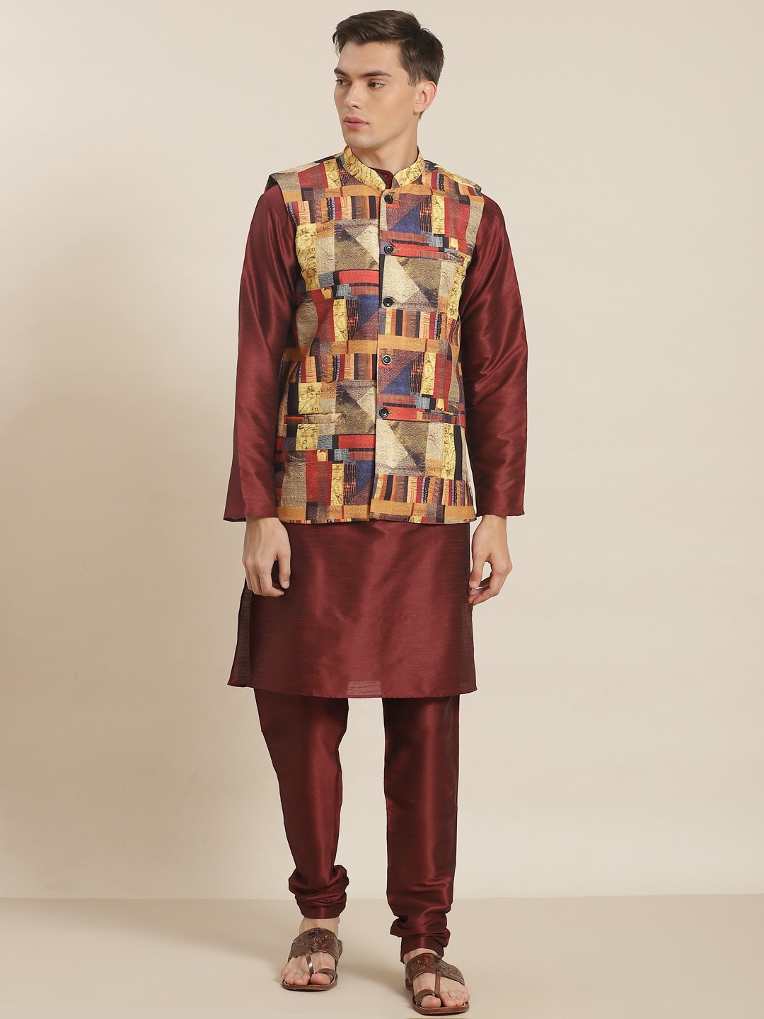 

SOJANYA Men Maroon & Beige Geometric Print Straight Kurta with Churidar & Nehru Jacket
