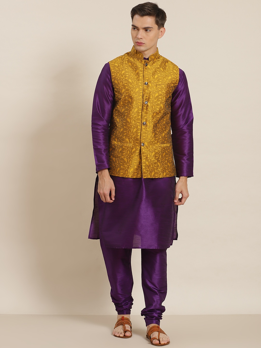 

SOJANYA Men Purple Solid Regular Kurta with Churidar & Nehru Jacket