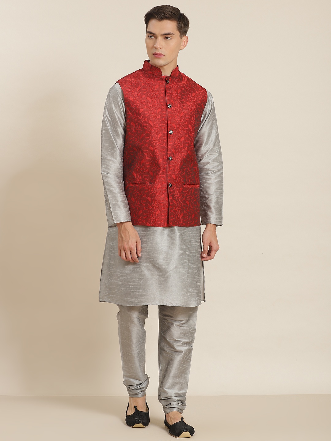 

SOJANYA Men Grey Solid Regular Kurta with Churidar & Nehru Jacket