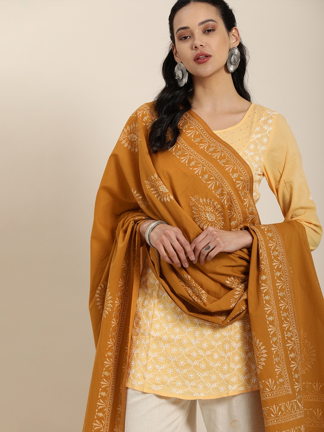 

Taavi Women Mustard & White Block Print Legacy Dupatta