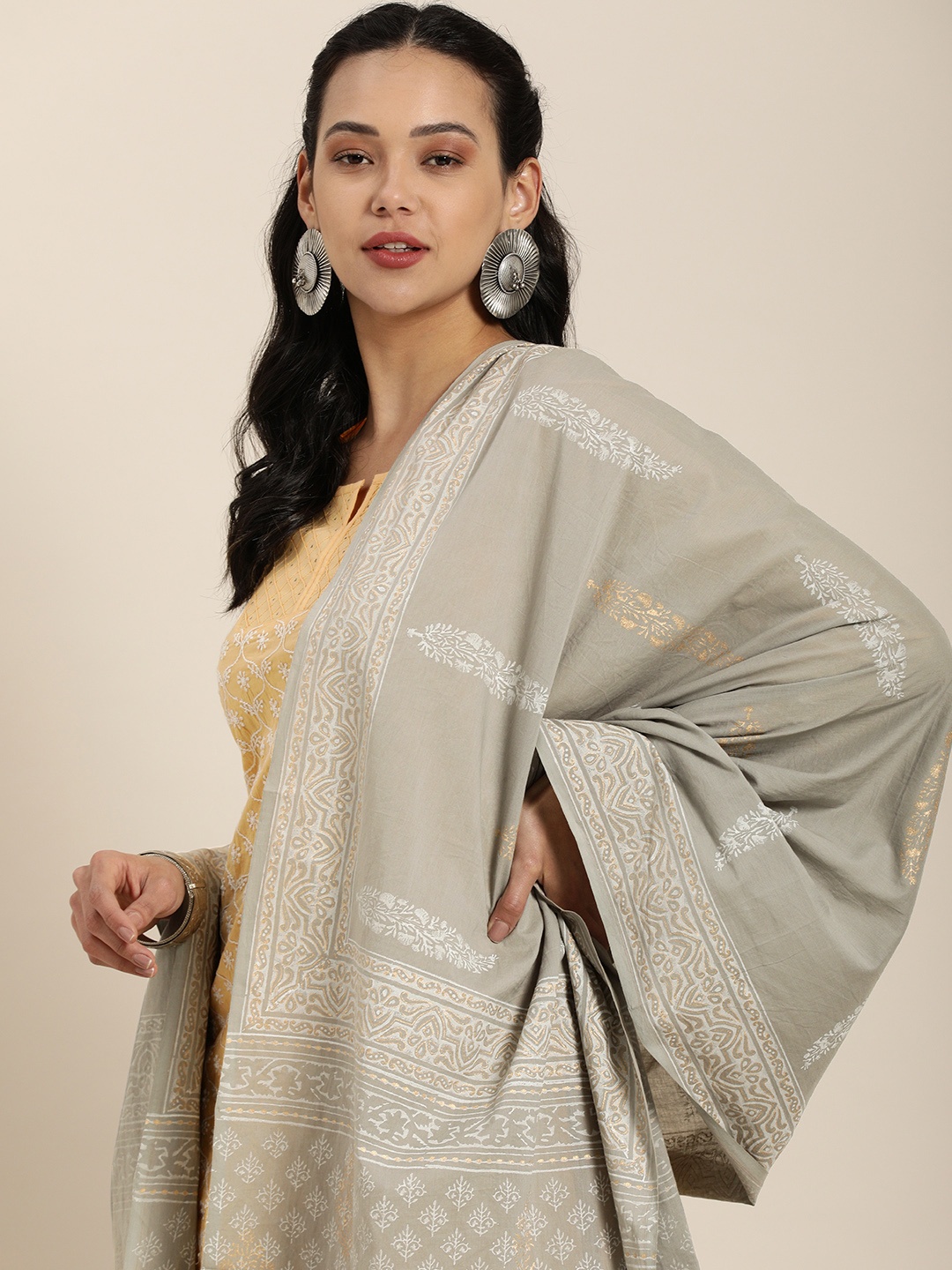 

Taavi Women Grey Block Print Legacy Dupatta