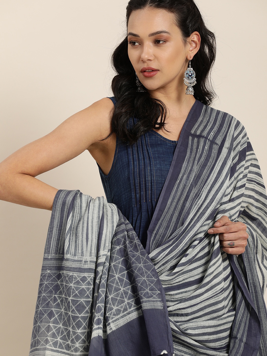 

Taavi Navy Blue & White Shibori Hand Tie and Dye Pure Cotton Dupatta