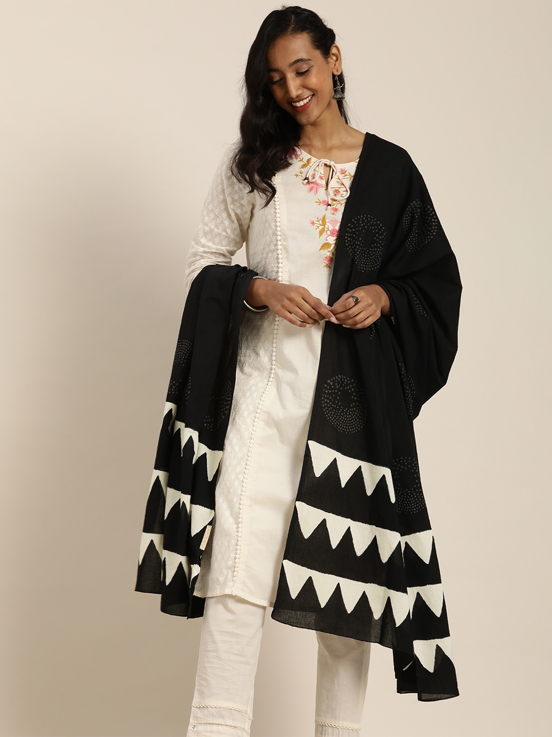 

Taavi Black & White Block Print Legacy Pure Cotton Dupatta