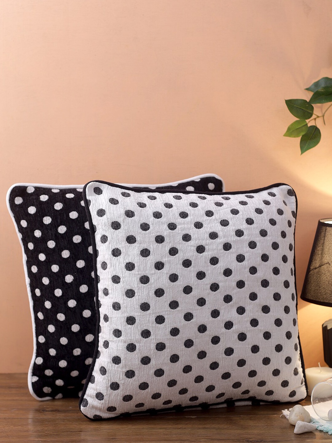 

ROMEE White & Black Set of 2 Polka Dot Square Cushion Covers