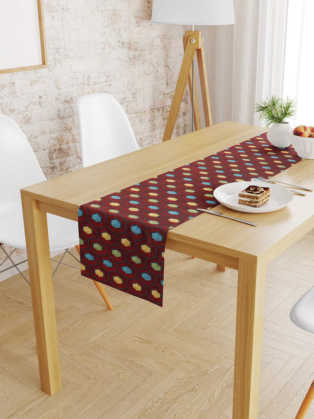 

S9home by Seasons Maroon & Black Geometric 6 Seater Jacquard Table Runner
