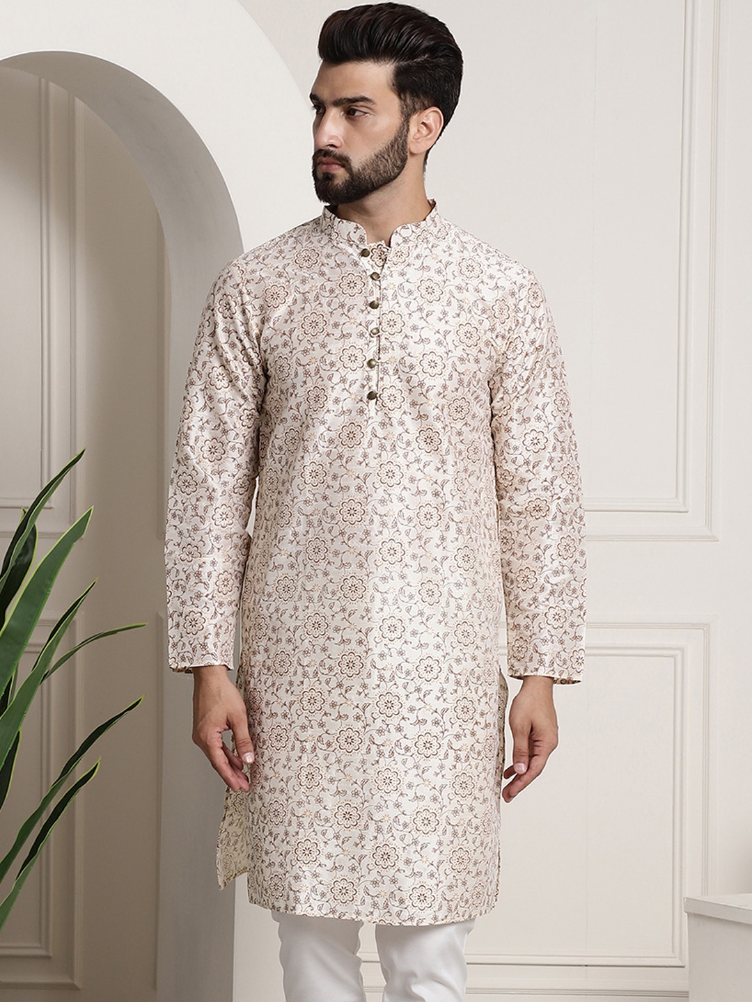 

SOJANYA Men Cream-Coloured & Brown Ethnic Motifs Printed Kurta
