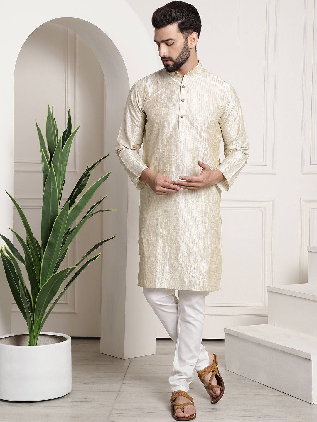 

SOJANYA Men Cream-Coloured & White Woven Design Regular Kurta with Churidar