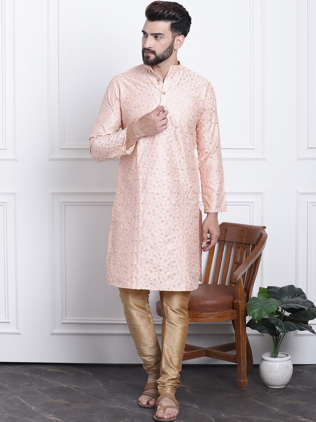 

SOJANYA Men Peach-Coloured Embroidered Regular Kurta with Churidar