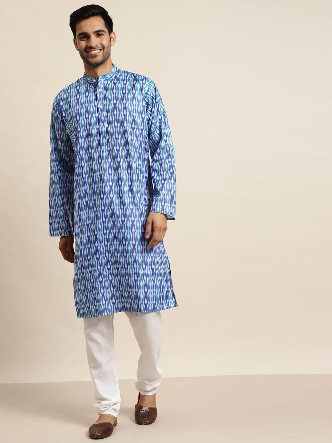 

SOJANYA Men Blue & White Ethnic Motifs Printed Kurta