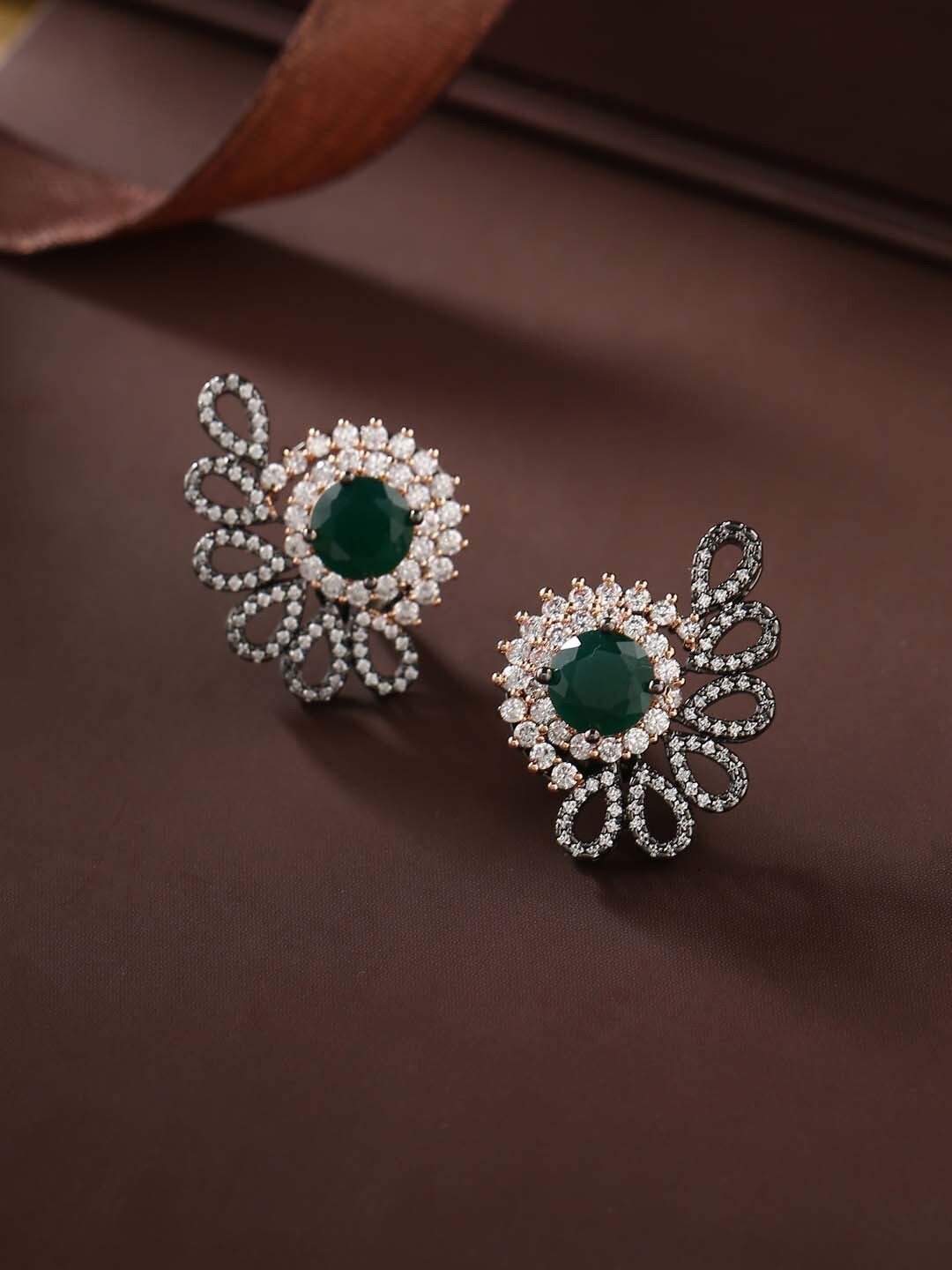 

Tistabene Green Contemporary Studs Earrings