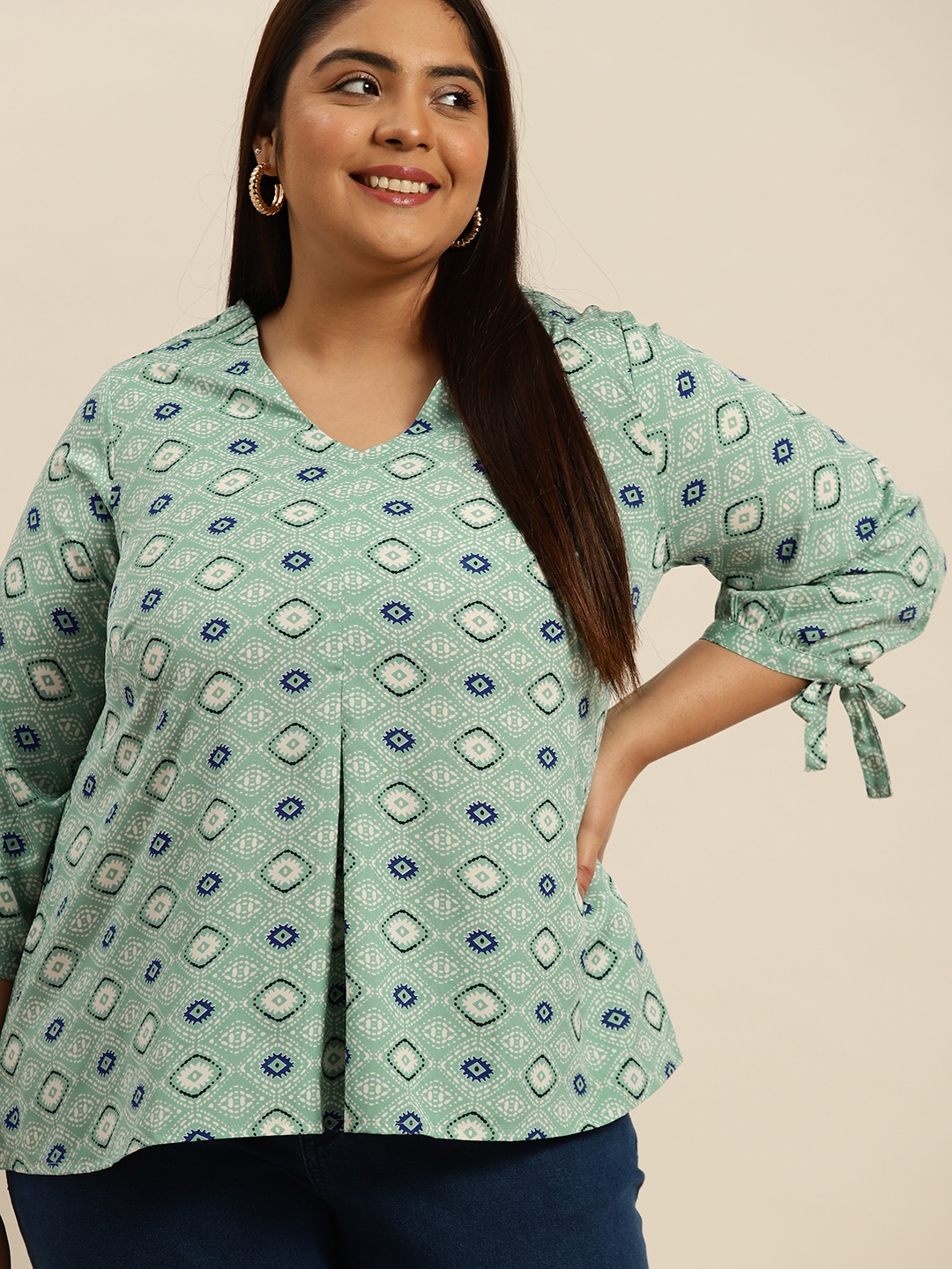 

Sztori Plus Size Pastel Green & Navy Blue Geometric Printed Top