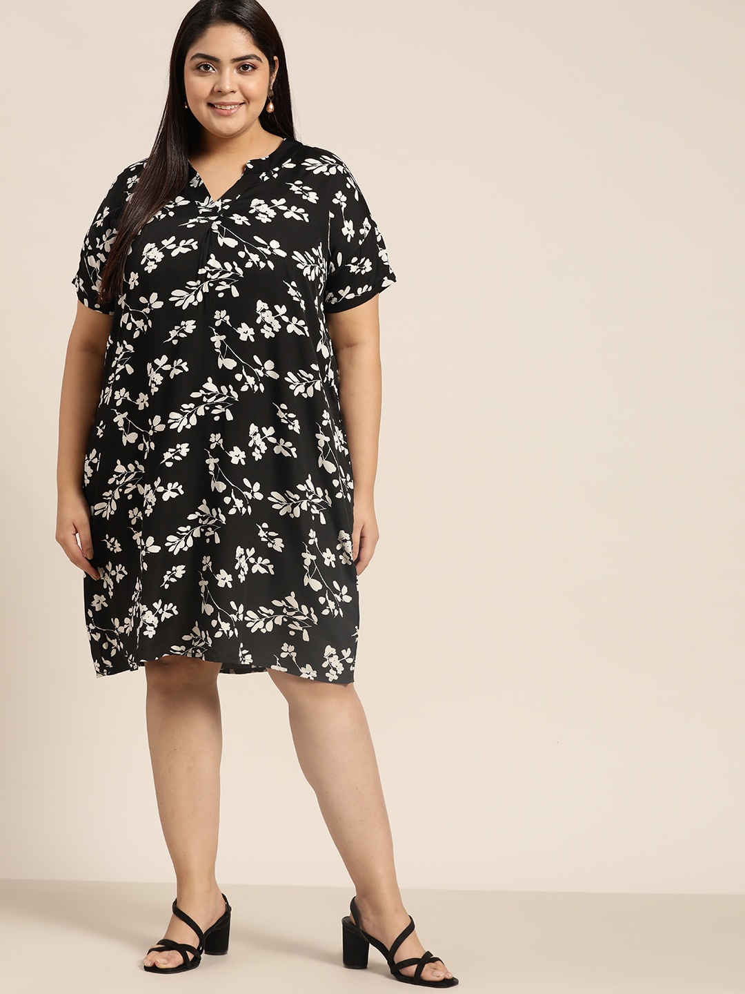 

Sztori Plus Size Black & White Floral A-Line Dress