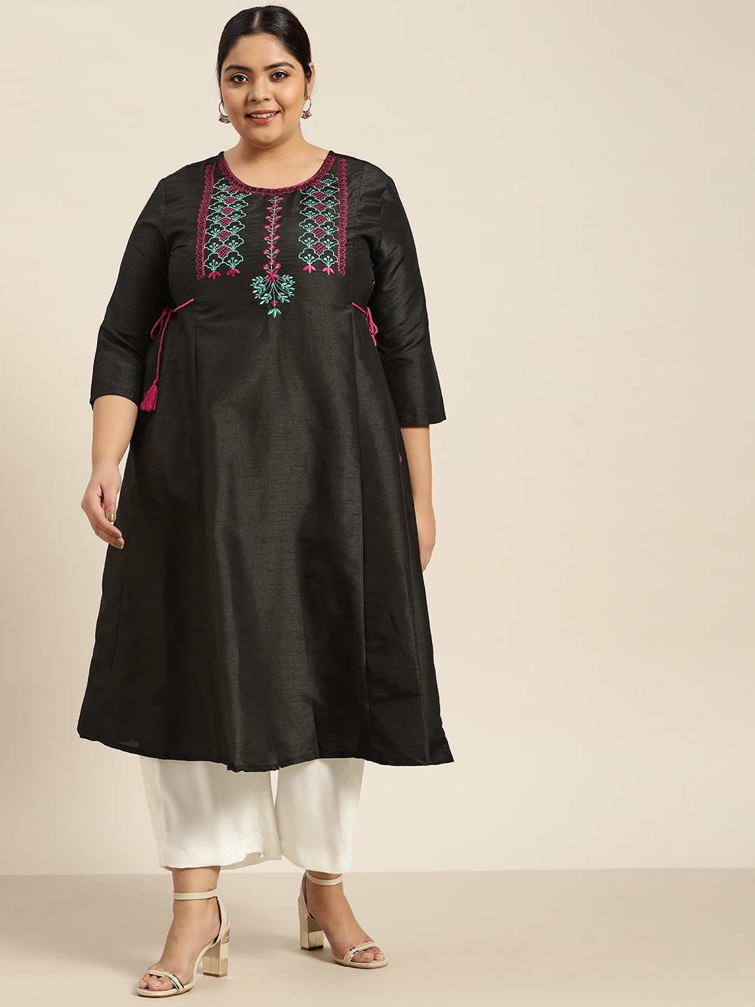 

Sztori Plus Size Women Black & Green Ethnic Yoke Design Thread Work Kurta