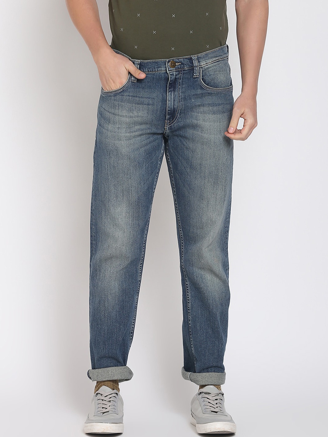 

Lee Men Blue Mildly Distressed Heavy Fade Jeans