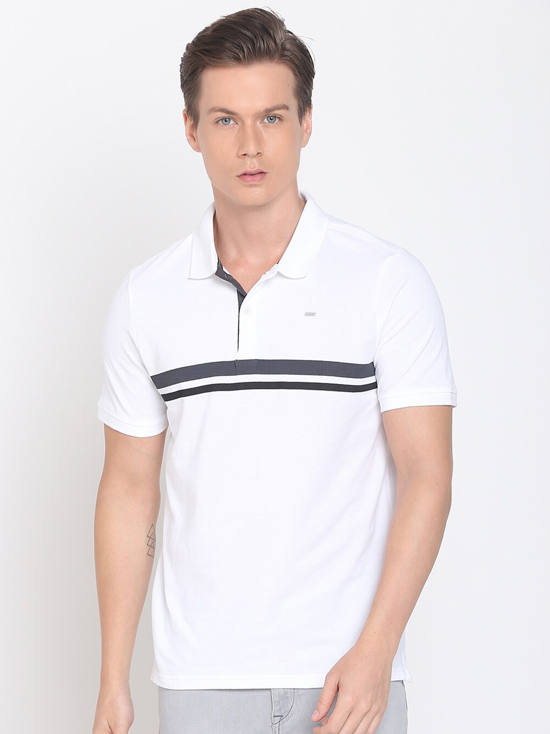 

Lee Men White and Black Slim Fit Polo Collar T-shirt