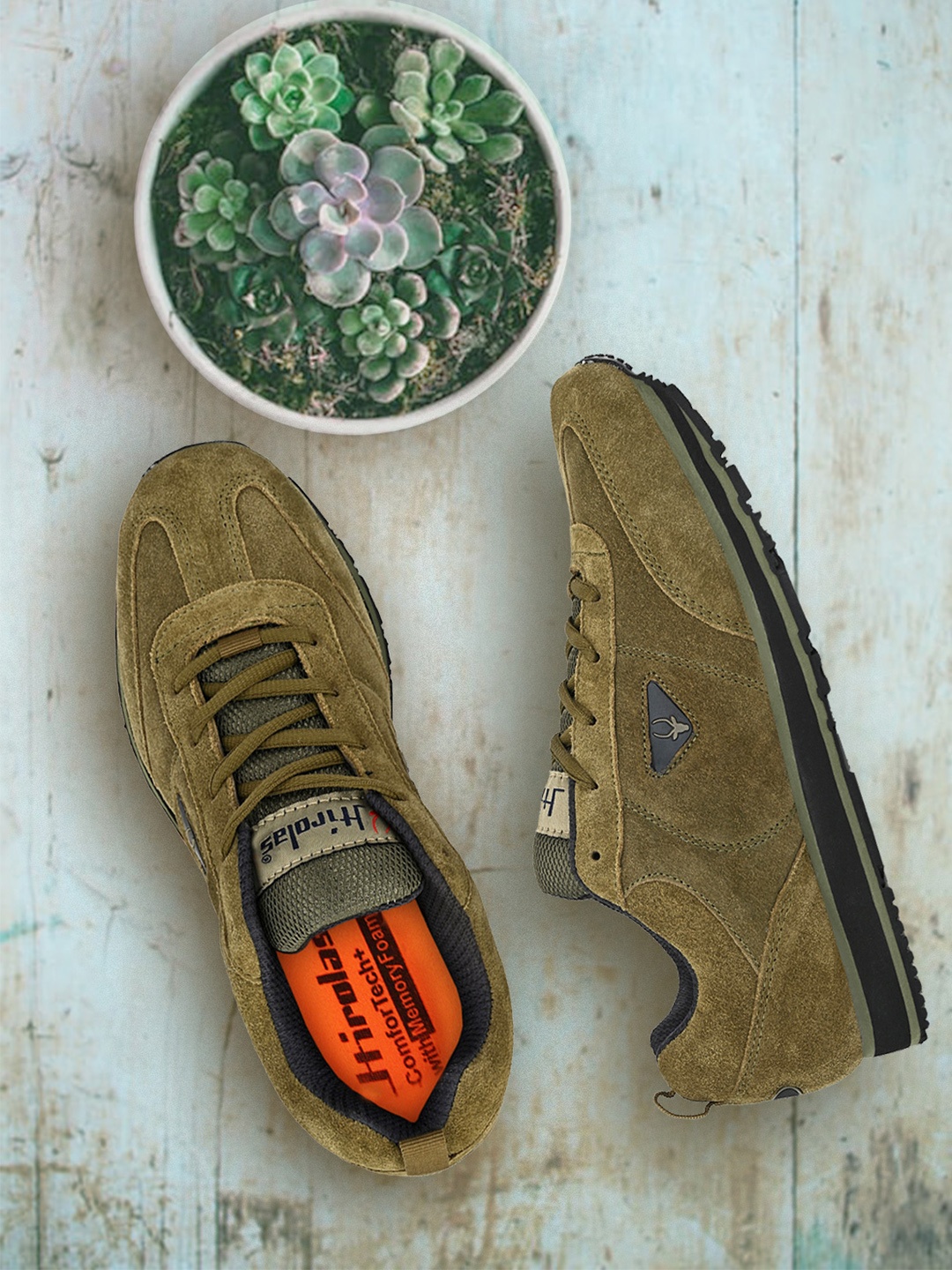 

HIROLAS Men Olive Solid Memory Foam Technology Suede Running Shoes