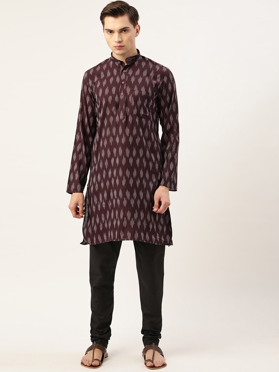 

RAJUBHAI HARGOVINDAS Men Maroon Cotton Pochampally Ikat Handloom Kurta