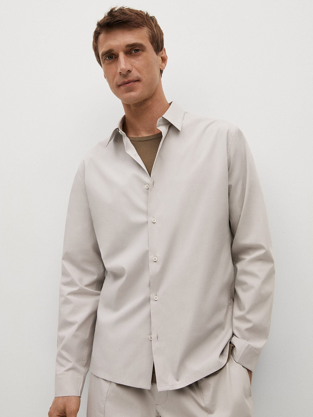 

MANGO MAN Off White Slim Fit Solid Casual Shirt