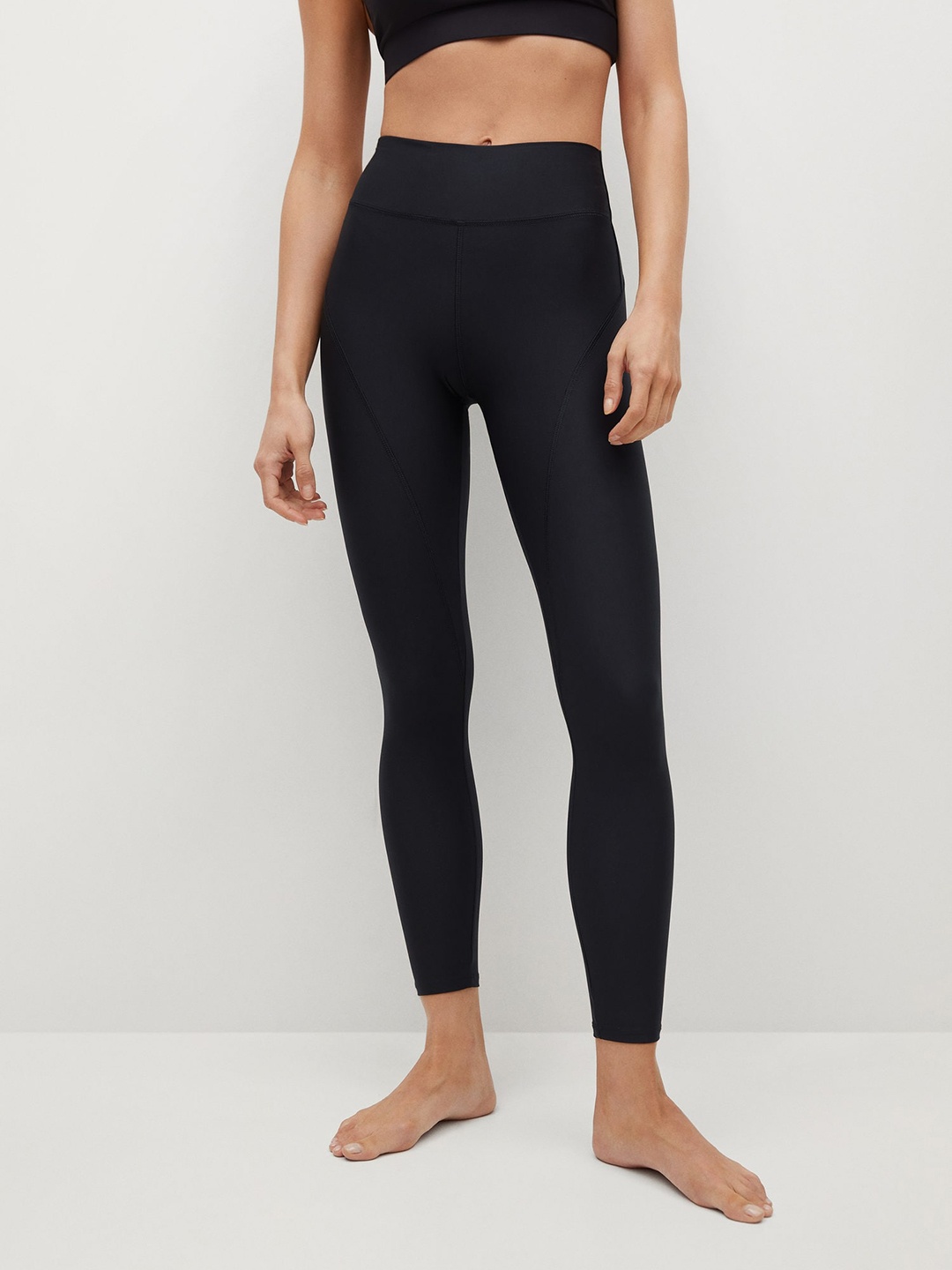 

MANGO Women Black Solid Knitted High-Rise Cropped Yoga Tights