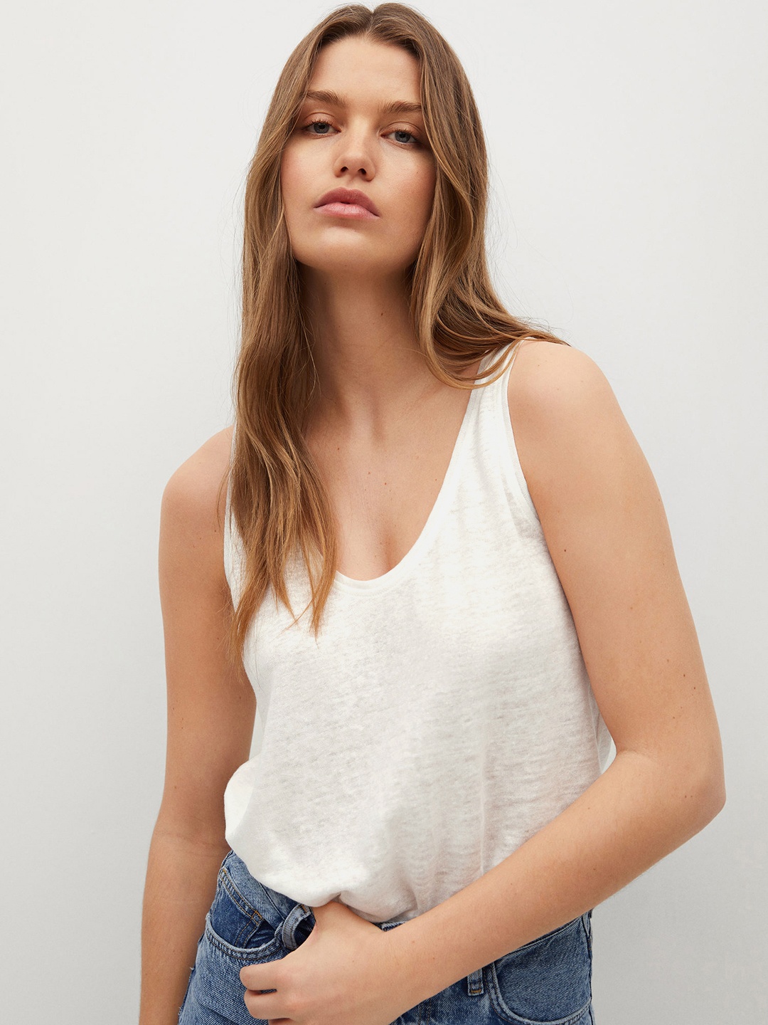 

MANGO White Pure Linen Solid Top