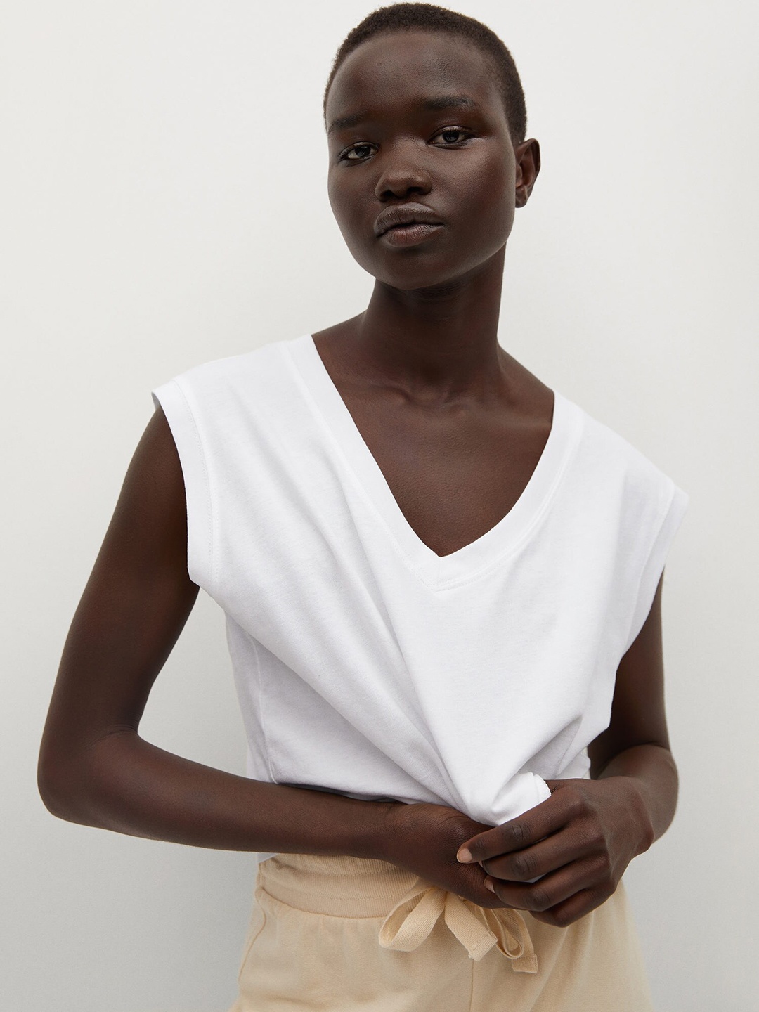 

MANGO Women White Solid Organic Cotton Crop Organic Cotton T-shirt