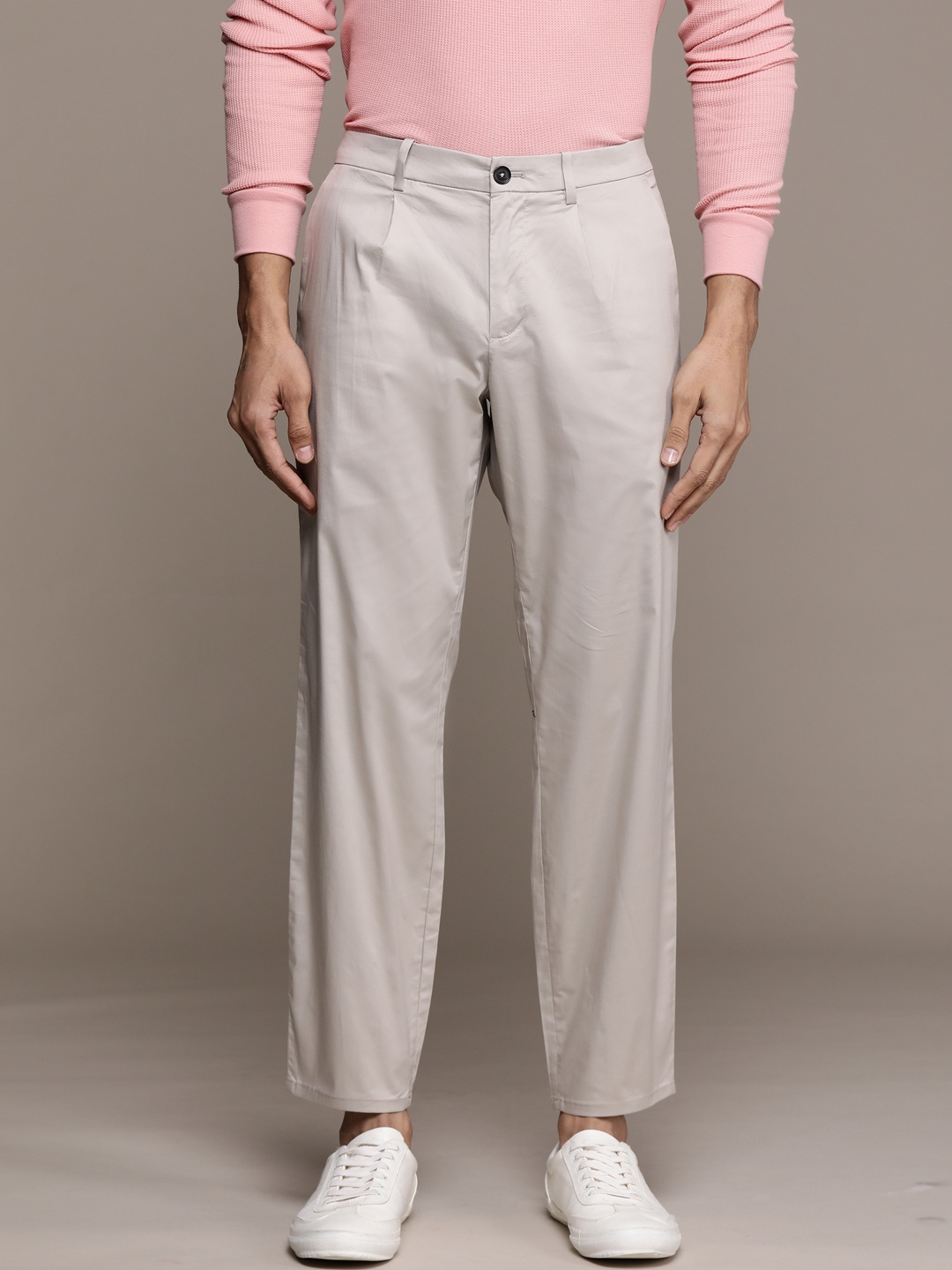 

MANGO MAN Men Beige Relaxed Pleated Regular Trousers