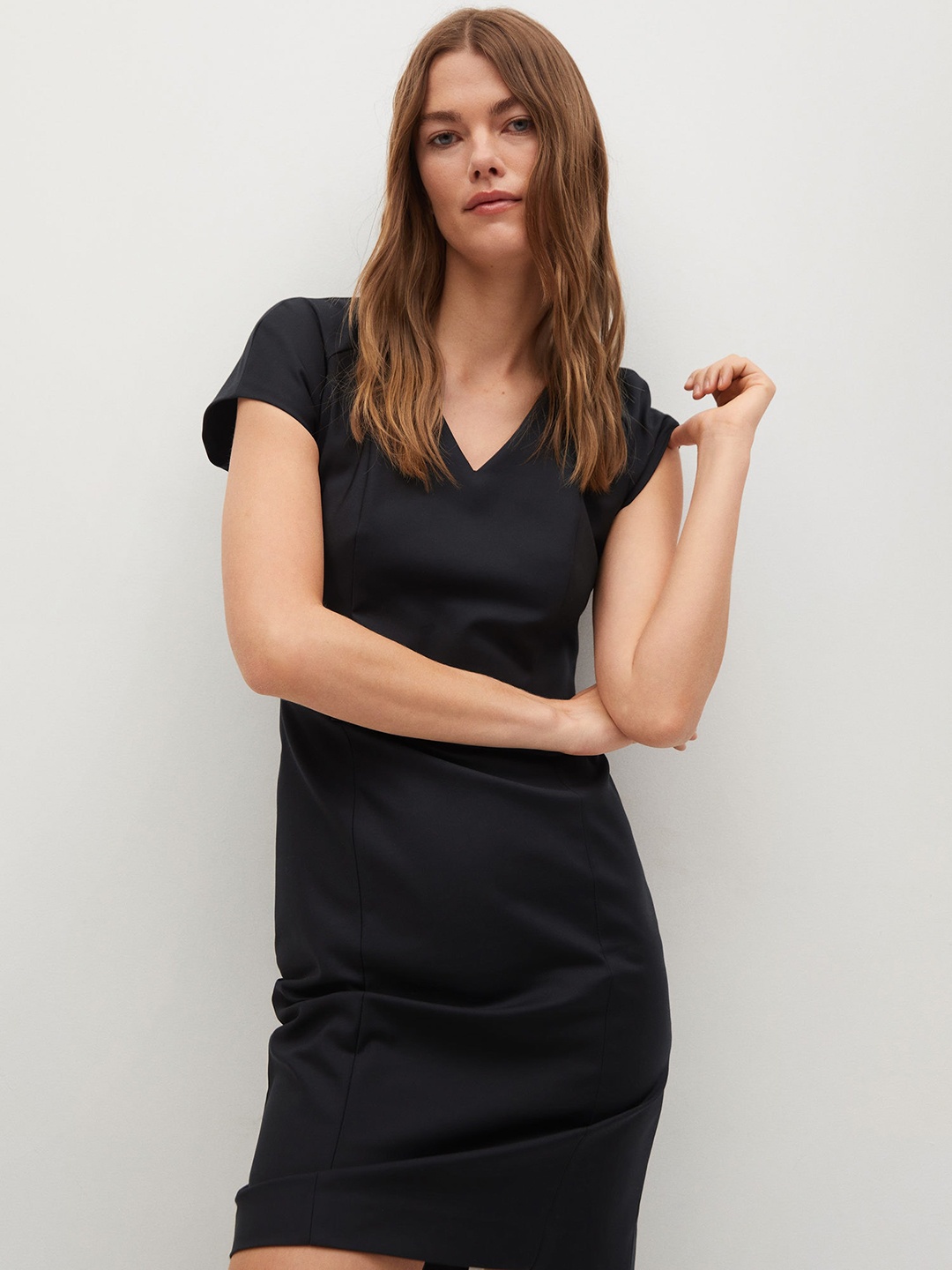 

MANGO Black Solid Sheath Dress