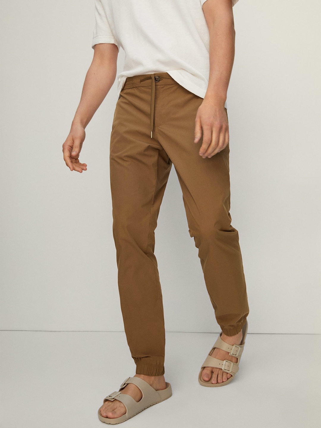 

MANGO MAN Khaki Sustainable Solid Joggers