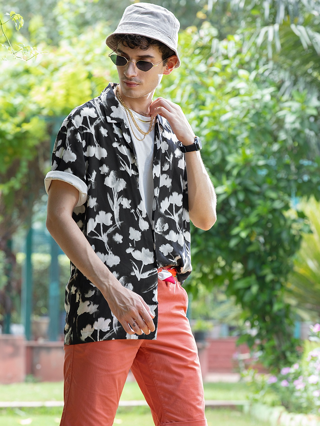

MANGO MAN Black & White Floral Printed Casual Shirt