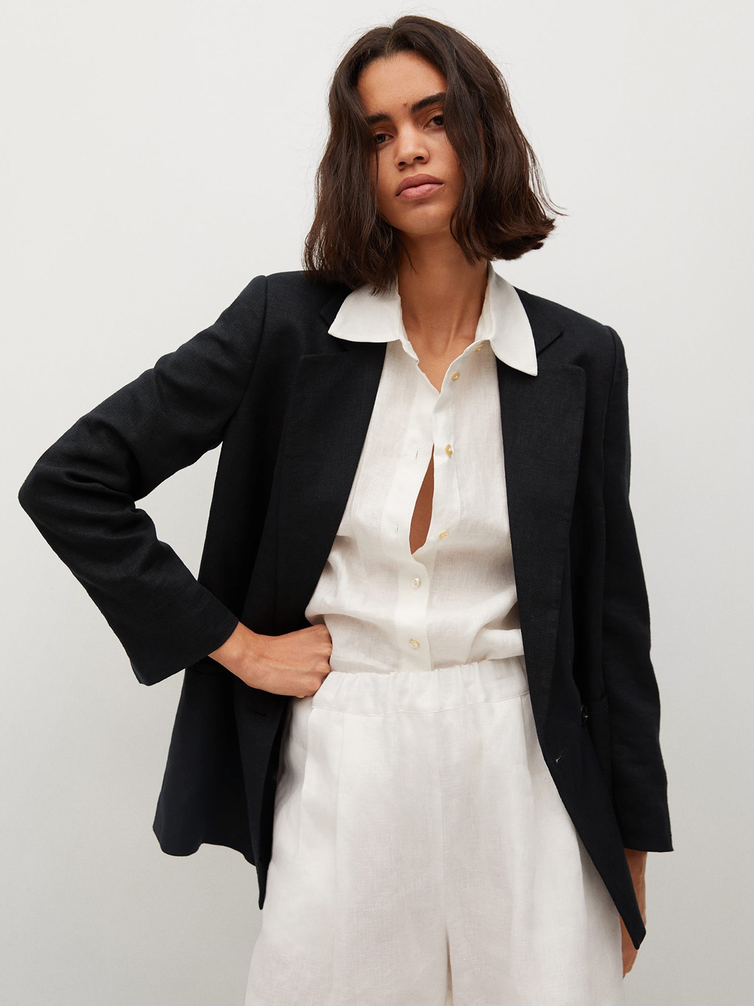 

MANGO Women Black Solid Linen Blend Single Breasted Blazer