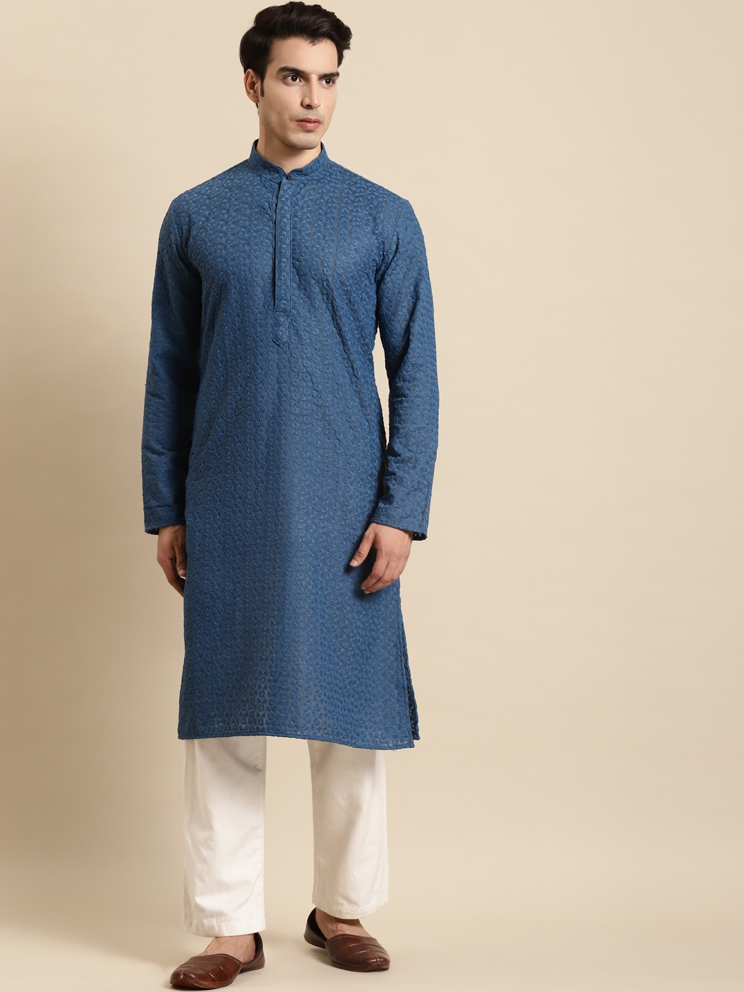 

RAJUBHAI HARGOVINDAS Men Navy Blue Chikankari Kurta