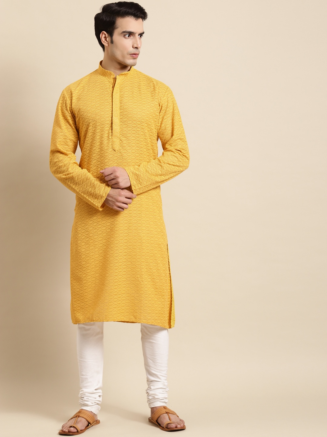

RAJUBHAI HARGOVINDAS Men Yellow Chikankari Pastels Kurta