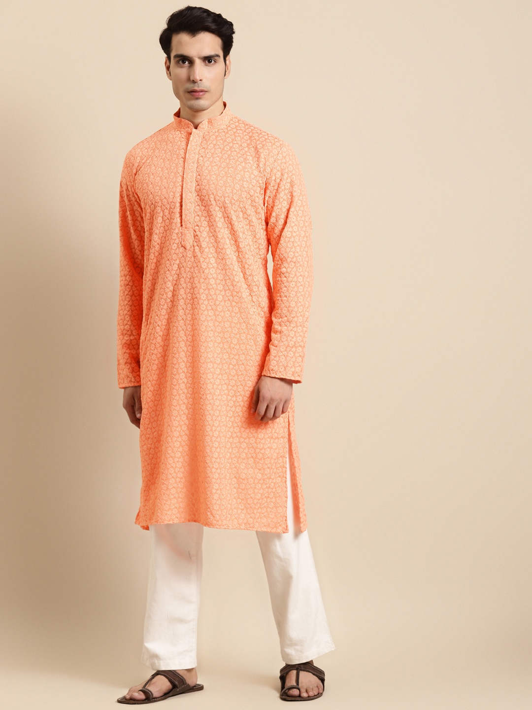 

RAJUBHAI HARGOVINDAS Men Peach-Coloured Chikankari Pastels Kurta