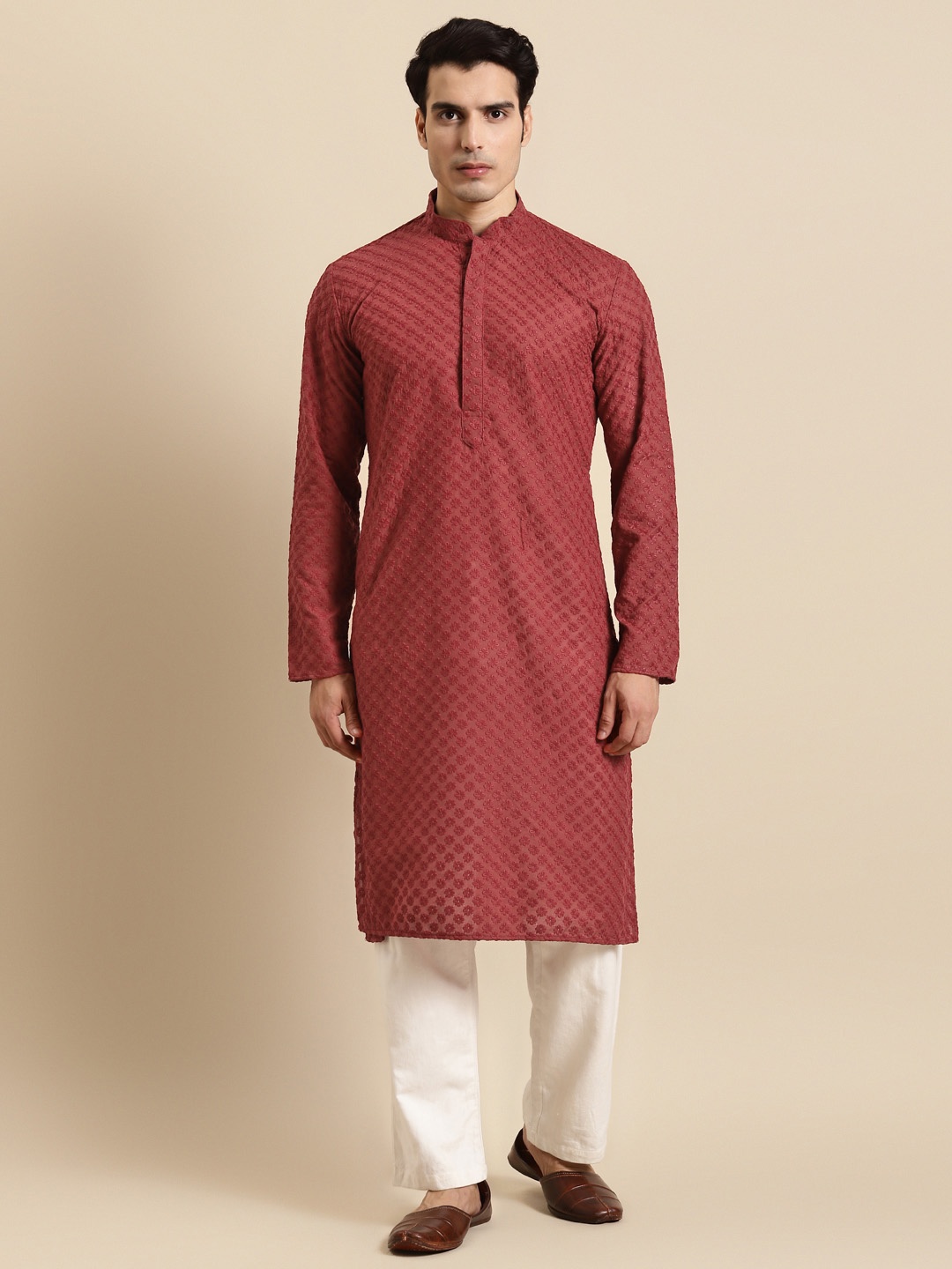 

RAJUBHAI HARGOVINDAS Men Maroon Chikankari Kurta