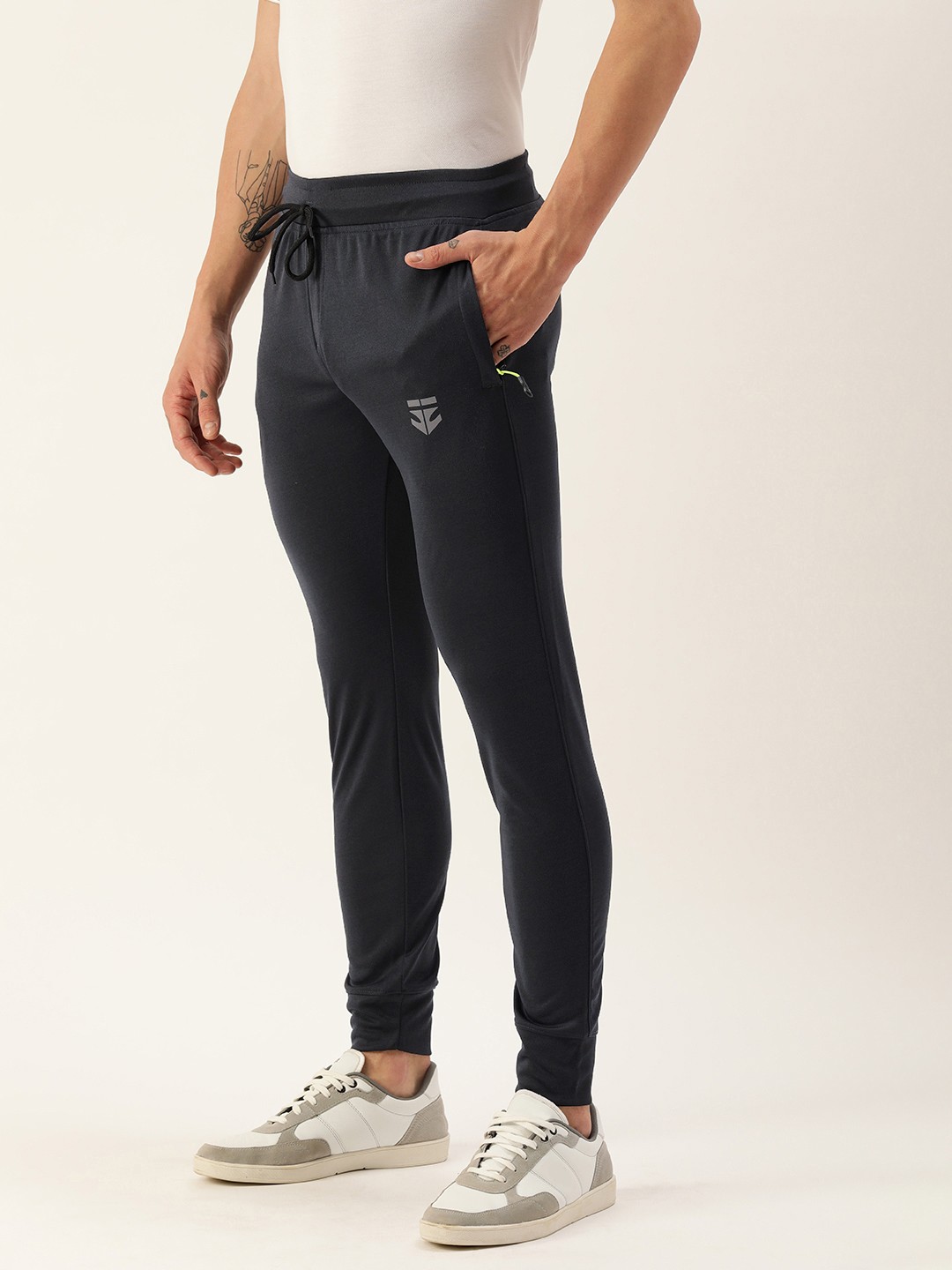 

Sports52 wear Men Grey Solid Rapid Dry Outdoor Slim Fit Joggers