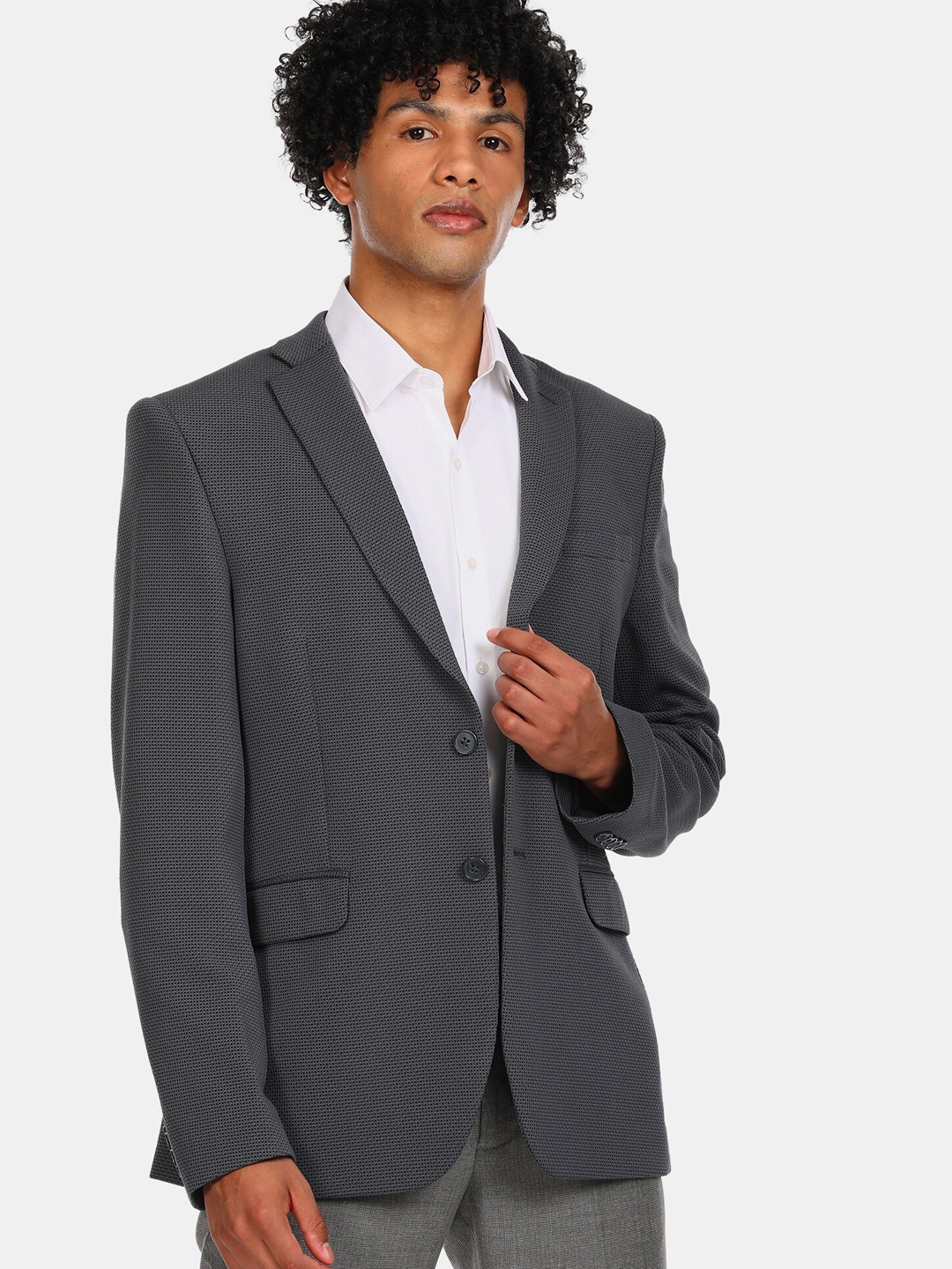 

Arrow Men Grey Textured Zero Calorie Slim-Fit Single-Breasted Formal Blazer