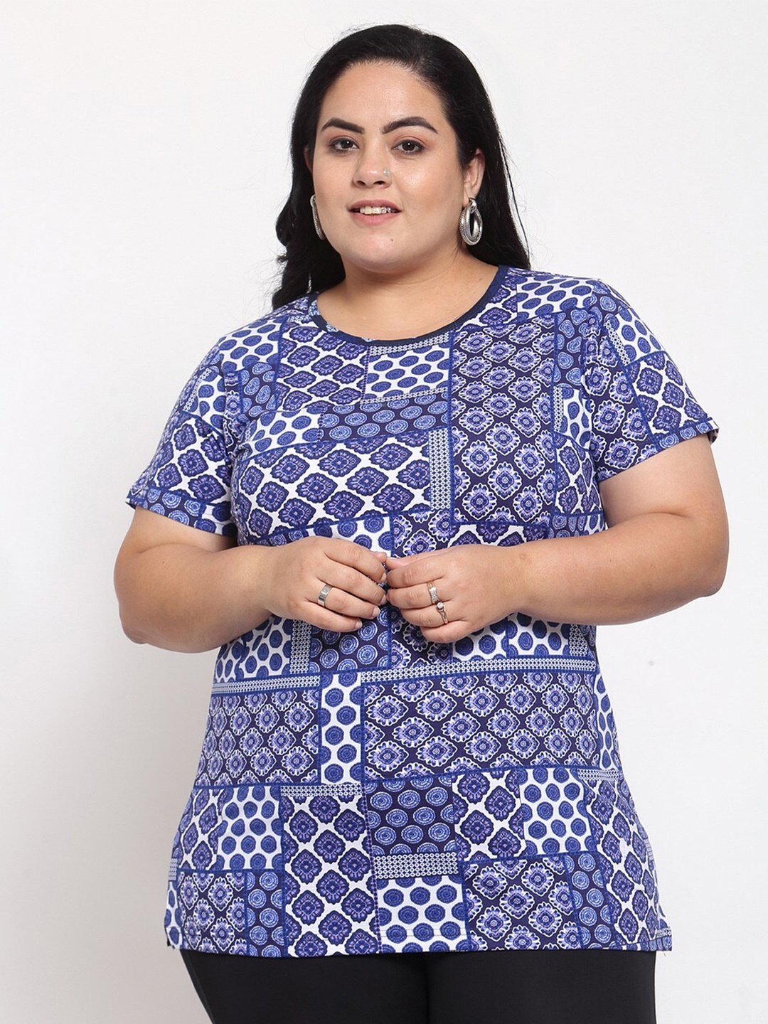 

plusS Women Blue & White Ethnic Motifs Printed T-shirt (Plus Size)