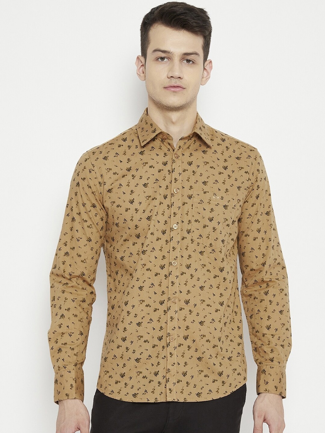 

Crimsoune Club Men Khaki & Black Ditsy Printed Pure Cotton Casual Slim Fit Shirt