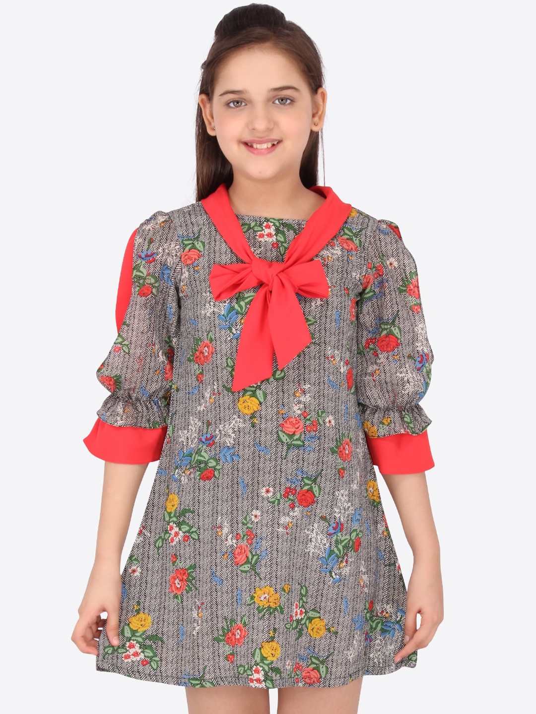 

CUTECUMBER Red & Black Floral Tie-Up Neck Georgette A-Line Dress