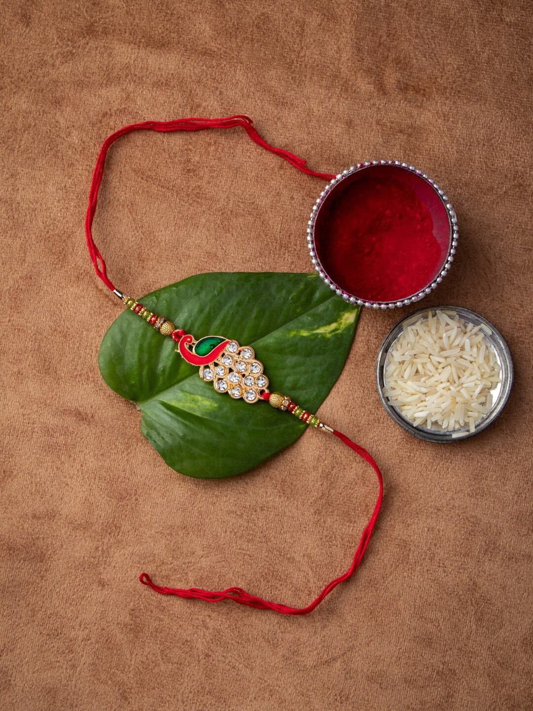 

MORKANTH JEWELLERY Men Gold-Toned & Stone-Studded Beaded Handcrafted Rakhi