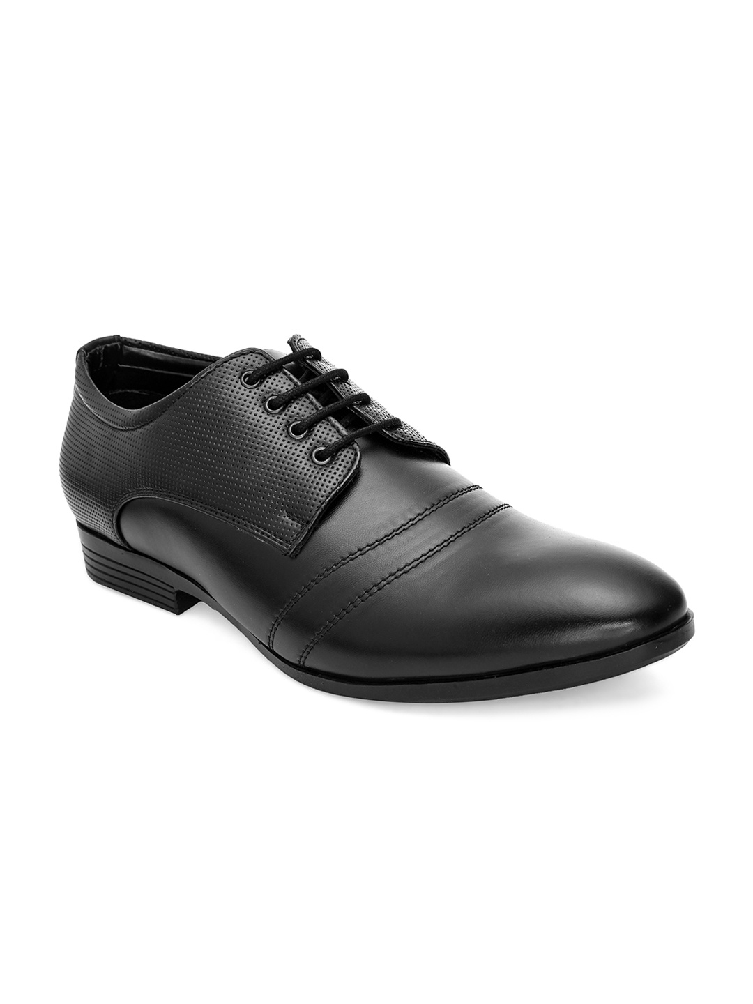 

INVICTUS Men Black Textured Formal Derby