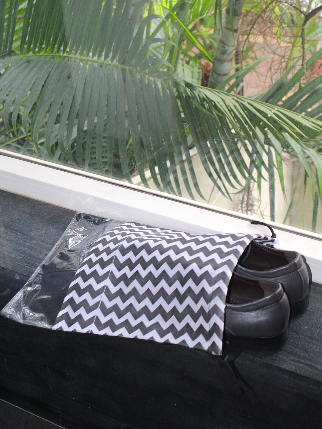 

PrettyKrafts Set Of 12 Black & White Printed Dust-Proof Shoe Organisers
