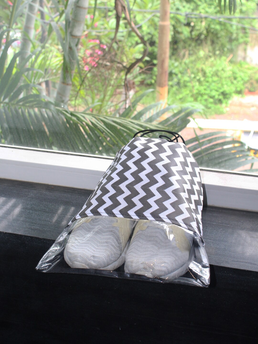 

PrettyKrafts Set Of 4 Black & White Printed Dust-Proof Shoe Organisers