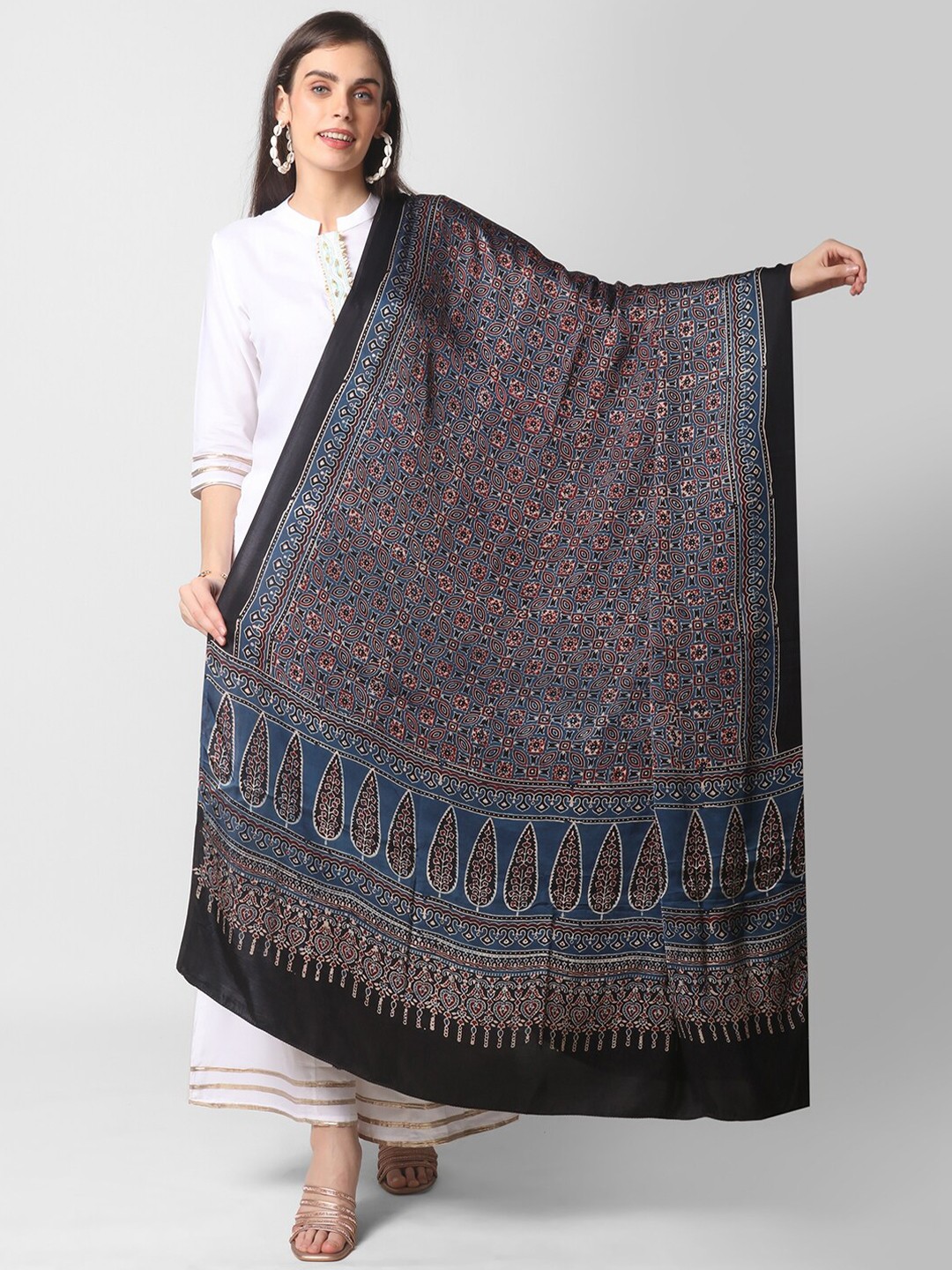 

Dupatta Bazaar Navy Blue & Brown Ajrakh Block Printed Pure Silk Dupatta
