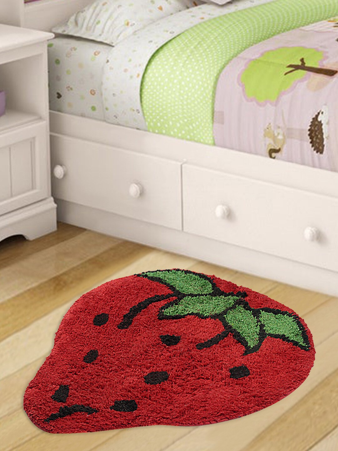 

Good Homes by Home Candy Red Strawberry Design Soft Bath Mat